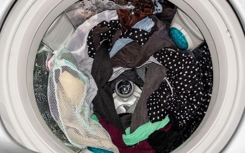 Washing clothes 